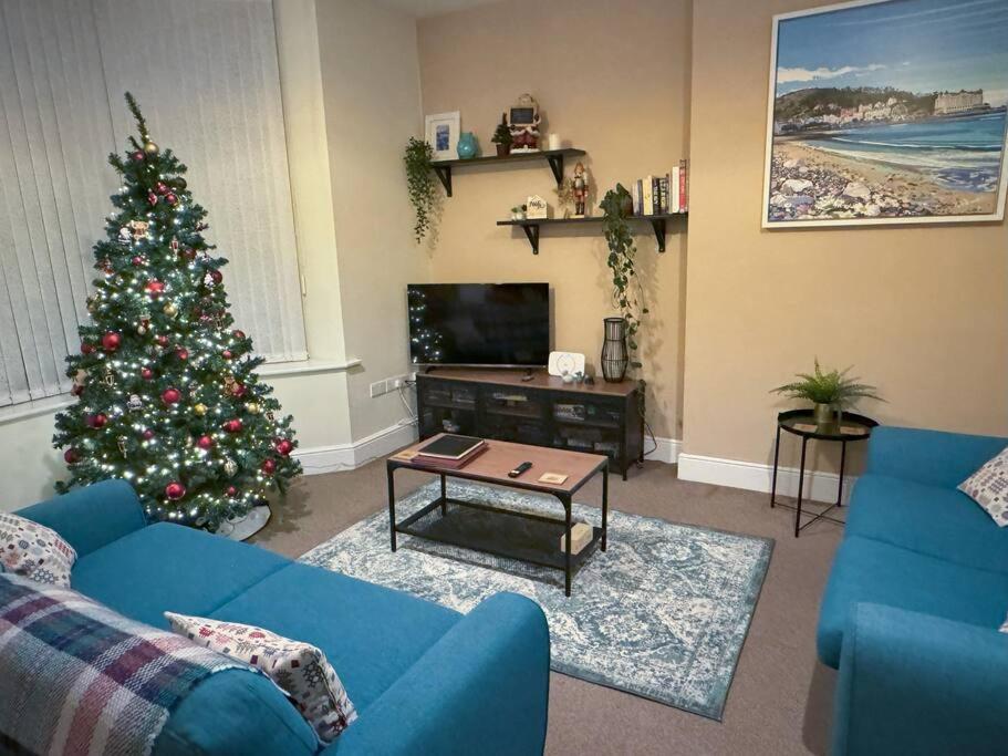 Private Parking, Central Llandudno, King Bed With Ensuite At Clement Lodge Extérieur photo