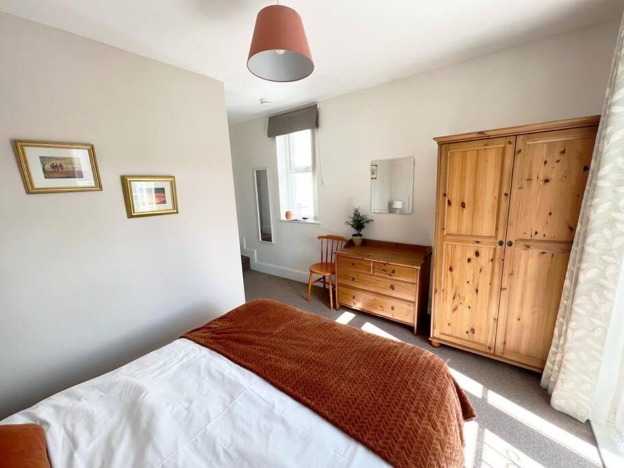 Private Parking, Central Llandudno, King Bed With Ensuite At Clement Lodge Extérieur photo
