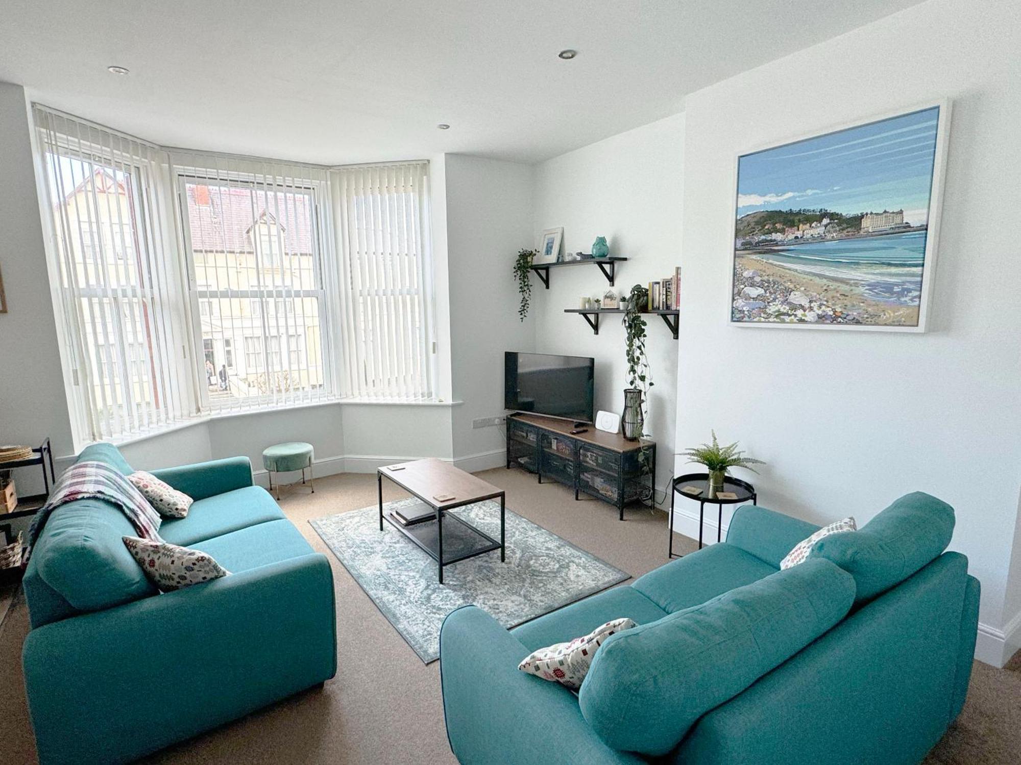 Private Parking, Central Llandudno, King Bed With Ensuite At Clement Lodge Extérieur photo